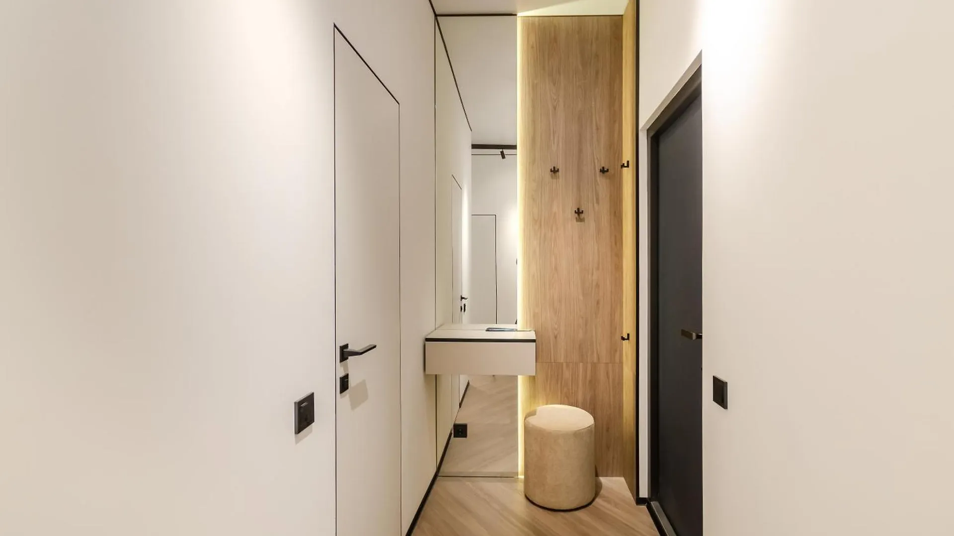Petrovdom Apartment 02-76A In Rc Pechersk Plaza, Mykhaila Boichuka 17 Kyjev