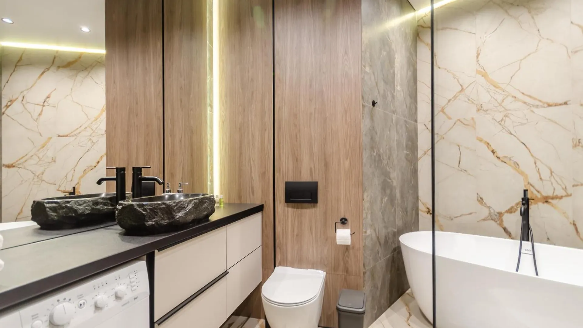 Petrovdom Apartment 02-76A In Rc Pechersk Plaza, Mykhaila Boichuka 17 Kyjev