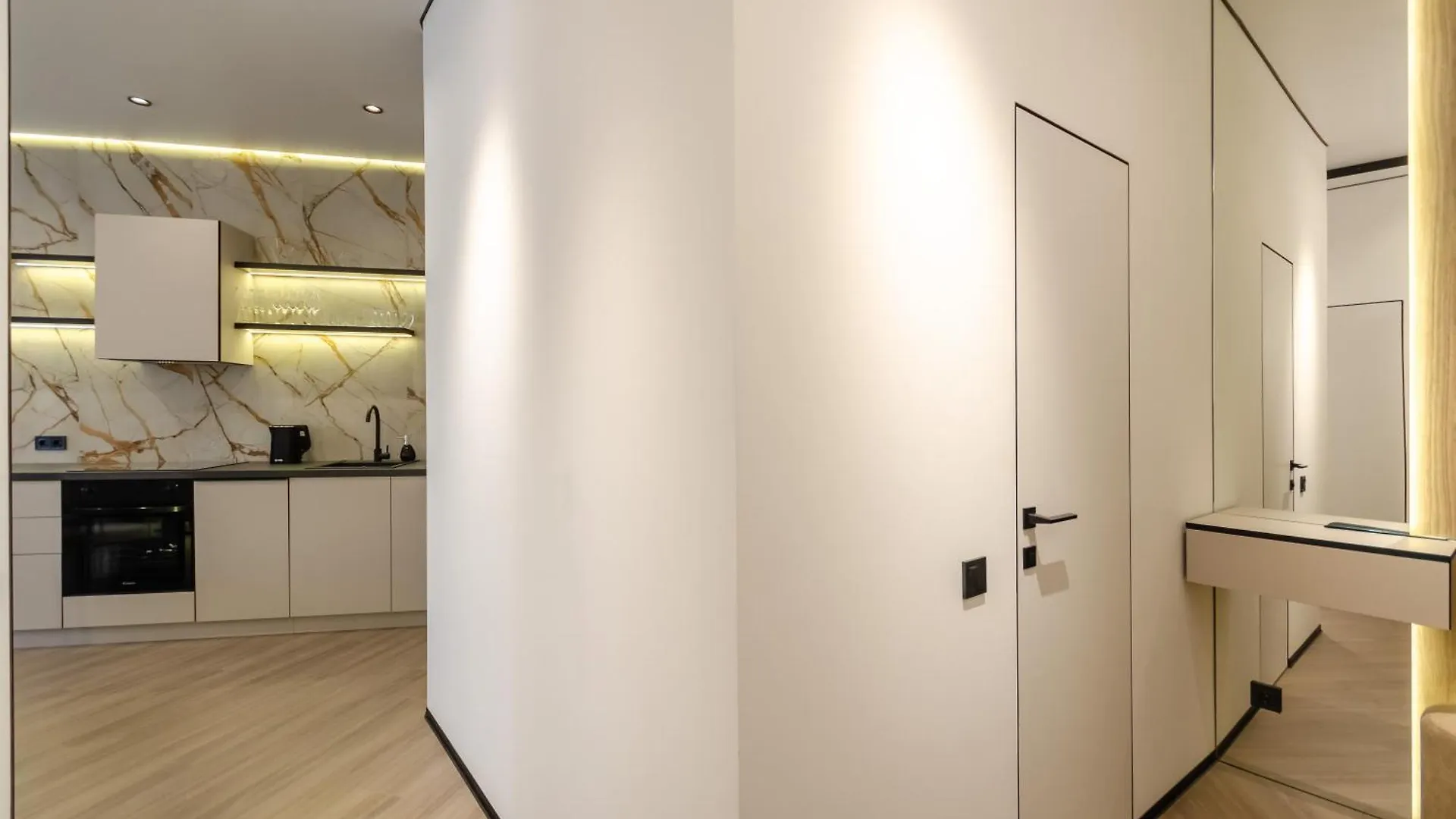 Petrovdom Apartment 02-76A In Rc Pechersk Plaza, Mykhaila Boichuka 17 Kyjev 0*,  Ukrajina