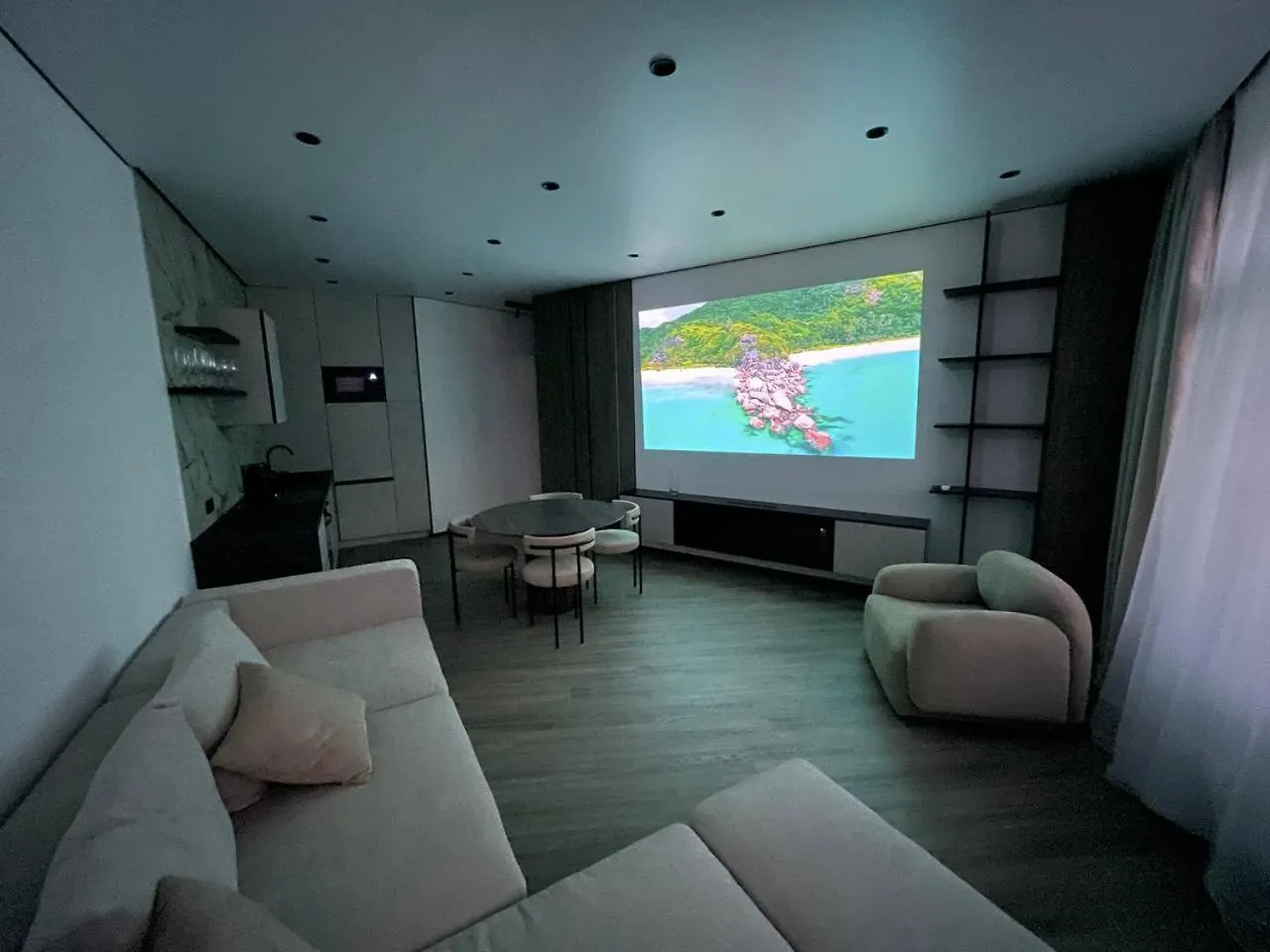 Petrovdom Apartment 02-76A In Rc Pechersk Plaza, Mykhaila Boichuka 17 Kyjev